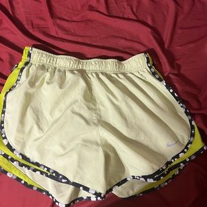 small women’s yellow nike shorts